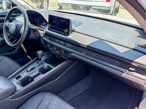 Used 2025 Honda Accord SE image 35