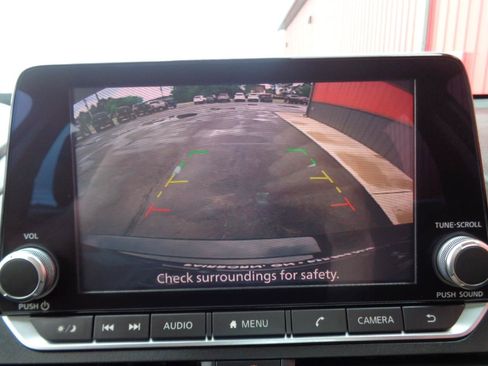 Used 2019 Nissan Altima 2.5 SV FWD image 10