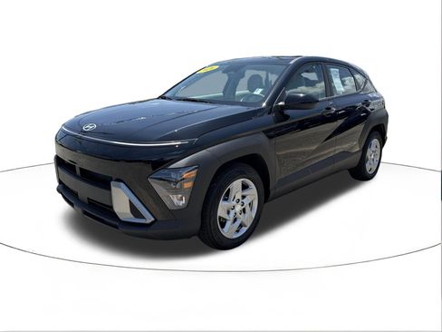 Certified 2026 Hyundai Kona SE FWD image 7
