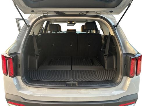 Used 2025 Kia Sorento S FWD image 28