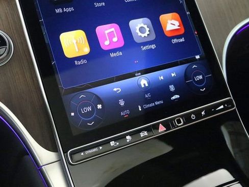 Used 2025 Mercedes-Benz GLC 350e 4MATIC w/ Driver Assistance Package image 30