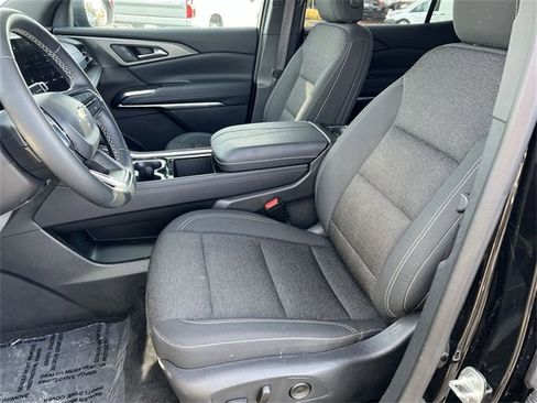 Certified 2025 Chevrolet Traverse LT image 13