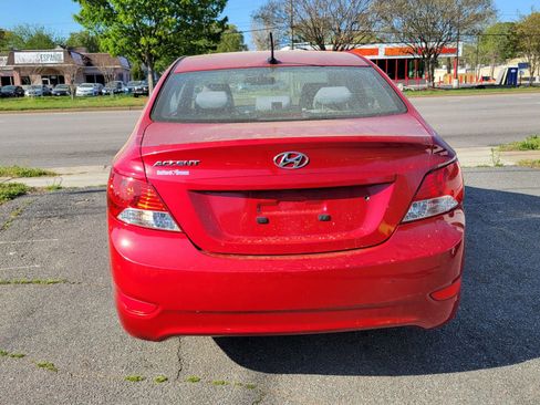 Used 2014 Hyundai Accent GLS image 5