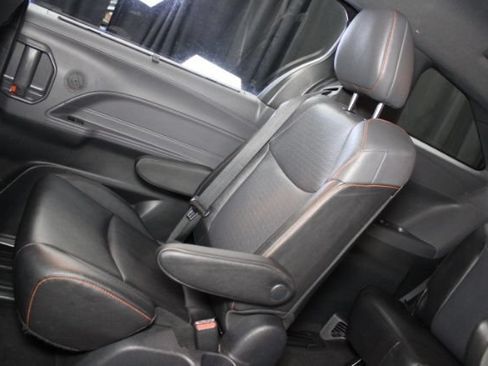 Used 2022 Toyota Sienna XSE w/ XSE Plus Package FWD image 26