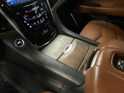 Used 2016 Cadillac Escalade Premium image 29