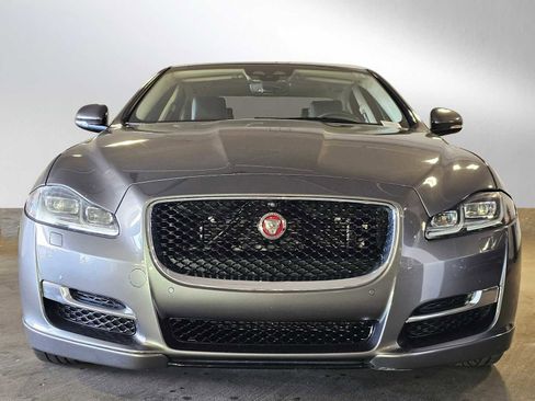 Used 2019 Jaguar XJ R-Sport image 8