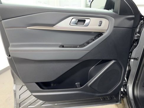 New 2026 Ford Explorer Active w/ Active Comfort Package image 10