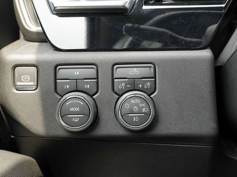 Used 2025 Chevrolet Silverado 2500 LT w/ Convenience Package AWD/4WD image 36