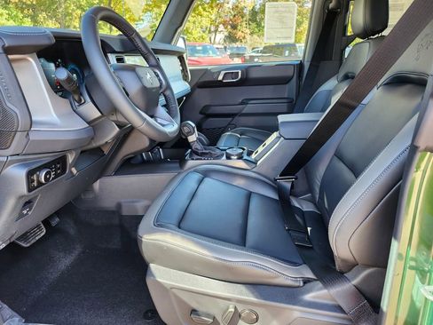 New 2025 Ford Bronco Outer Banks w/ Sasquatch Package image 17