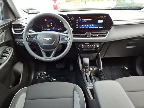 Used 2026 Chevrolet TrailBlazer LT AWD/4WD image 16