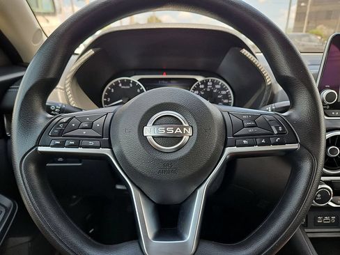 Used 2024 Nissan Sentra SV FWD image 30