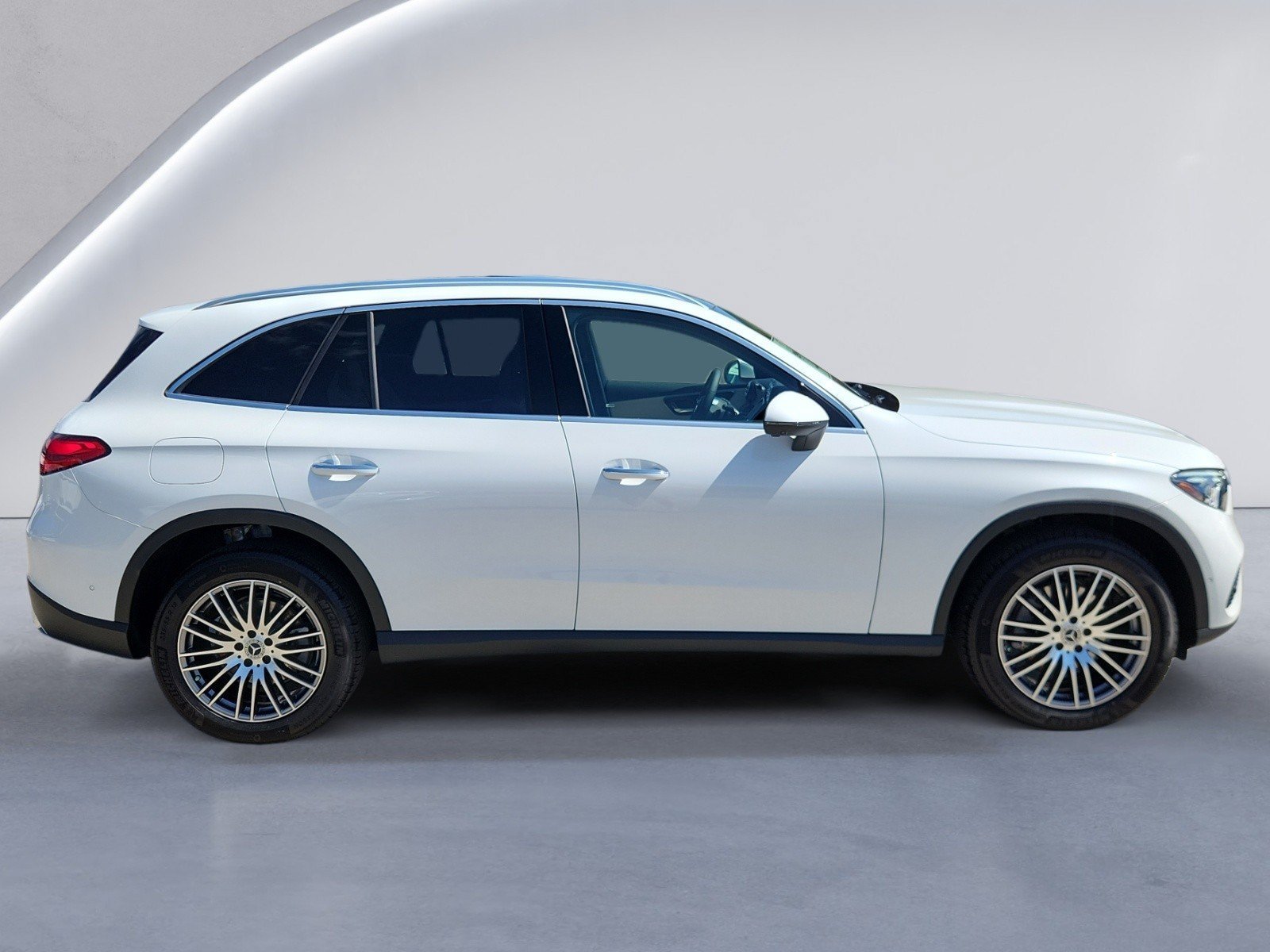 New 2027 Mercedes-Benz GLC 300 4MATIC image 3