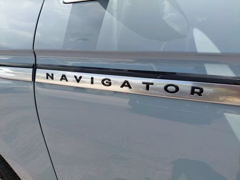 New 2026 Lincoln Navigator Premiere AWD/4WD image 5
