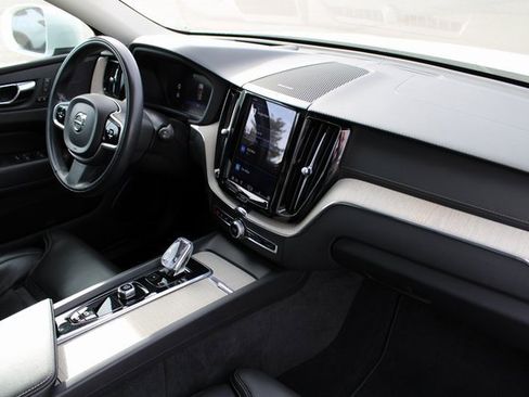 Used 2022 Volvo XC60 B6 Inscription w/ Advanced Package image 17