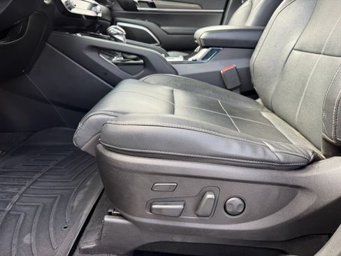 Used 2022 Kia Telluride SX w/ Nightfall Edition Package AWD/4WD image 11