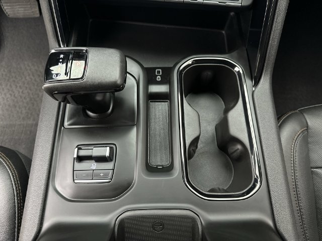 Used 2022 GMC Sierra 1500 AT4 w/ AT4 Premium Package AWD/4WD image 19