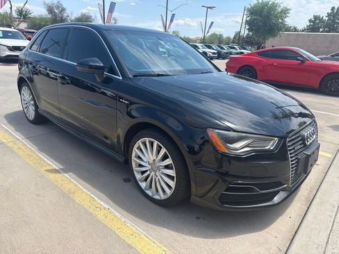 Used 2016 Audi A3 e-tron Premium Plus w/ Premium Plus Package FWD image 3
