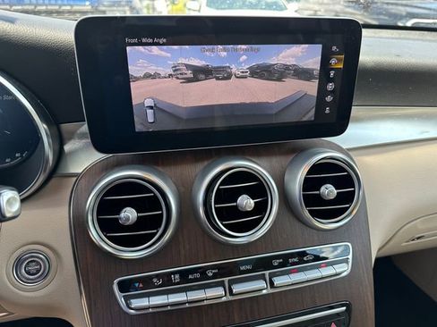 Used 2022 Mercedes-Benz GLC 300 4MATIC w/ Premium Package Lite image 25