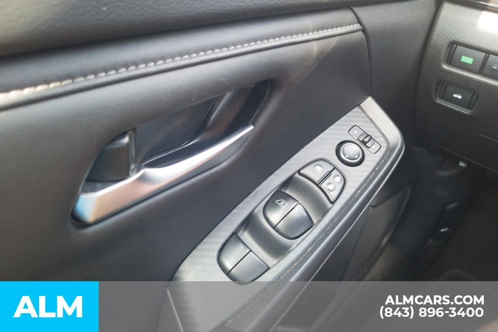 Used 2024 Nissan Sentra SV FWD image 14