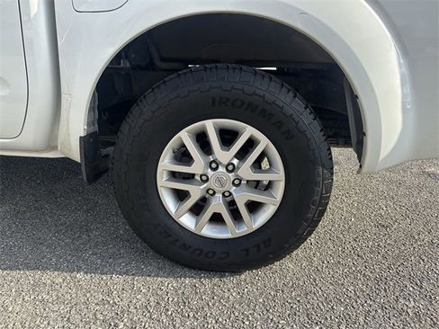 Used 2016 Nissan Frontier SV image 31