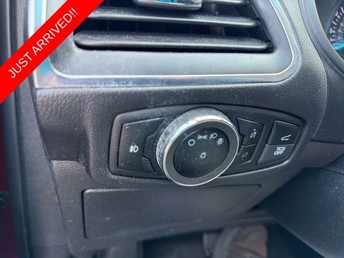 Used 2024 Ford Edge Titanium image 24