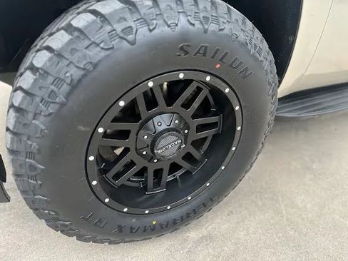 Used 2012 Chevrolet Tahoe LS image 12