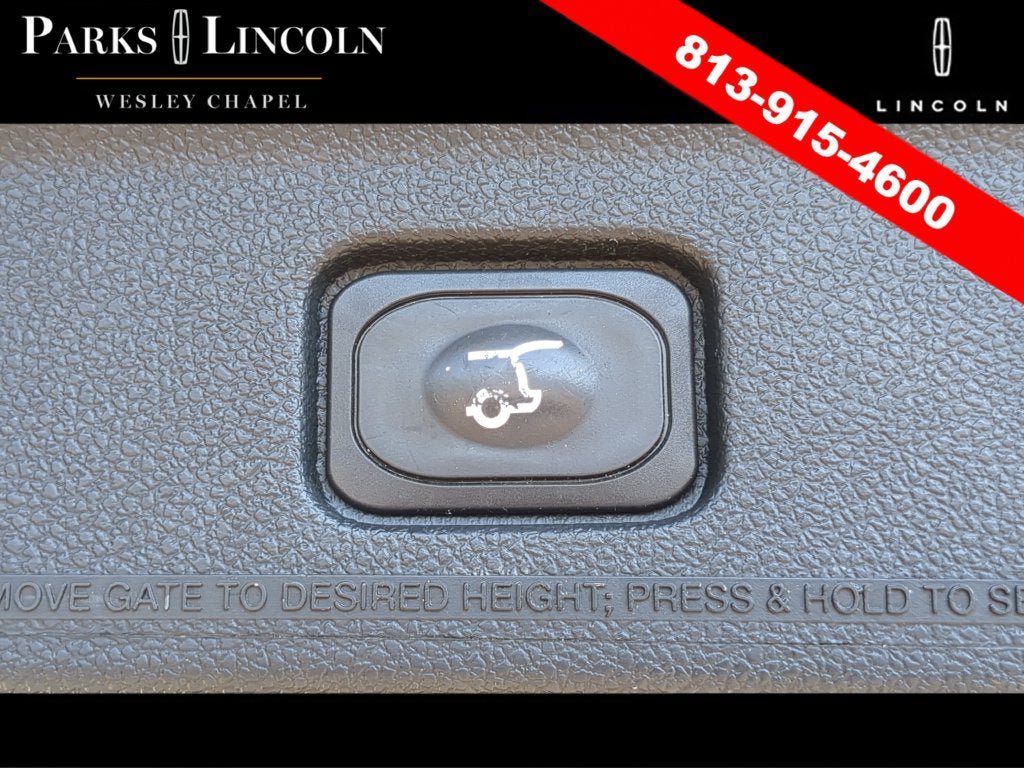 Used 2018 Ford Explorer Limited w/ Ford Safe & Smart Package FWD image 9