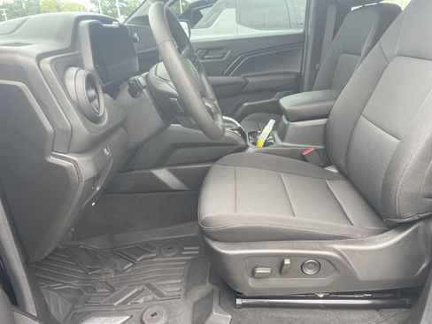 Used 2024 Chevrolet Colorado Trail Boss w/ LPO, Dark Essentials Package AWD/4WD image 16