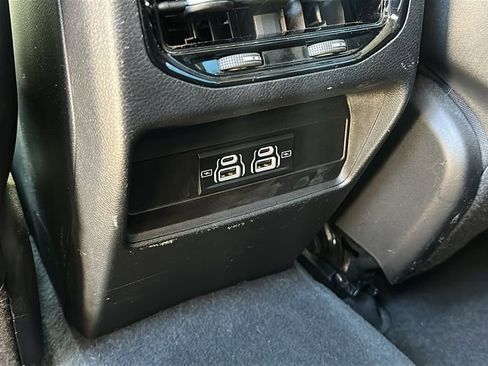 Used 2023 Jeep Grand Cherokee Laredo image 26