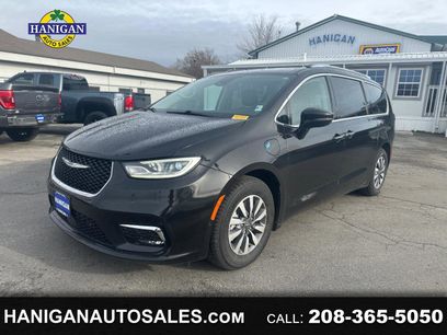 Used 2021 Chrysler Pacifica Touring-L
