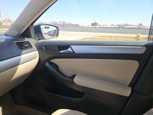 Used 2014 Volkswagen Jetta SE image 23