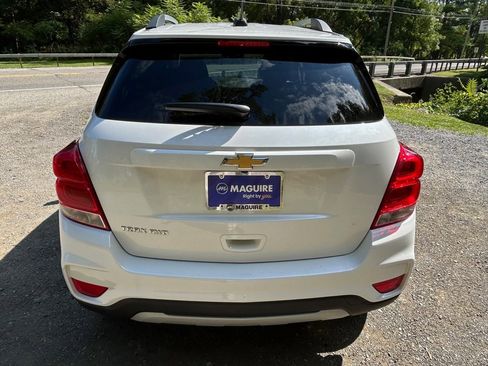 Used 2022 Chevrolet Trax LT w/ LT Convenience Package image 4