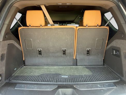 Used 2025 Cadillac Escalade Premium Luxury AWD/4WD image 44