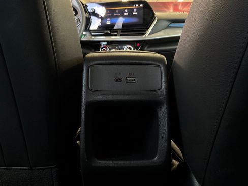 Used 2025 Chevrolet Trax LT FWD image 12