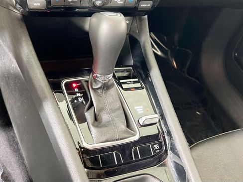 Used 2024 Jeep Compass Limited image 16