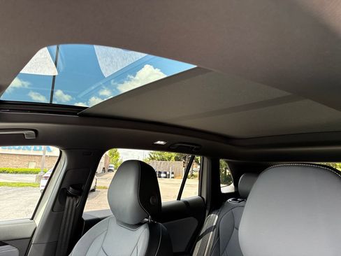 New 2026 Volkswagen Tiguan SE R-Line FWD image 17