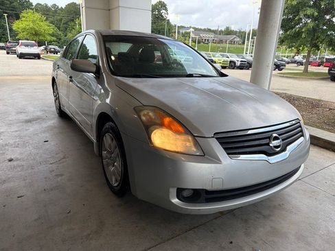 Used 2009 Nissan Altima 2.5 S w/ Convenience Pkg FWD image 4