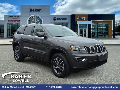Used 2021 Jeep Grand Cherokee Laredo image 1