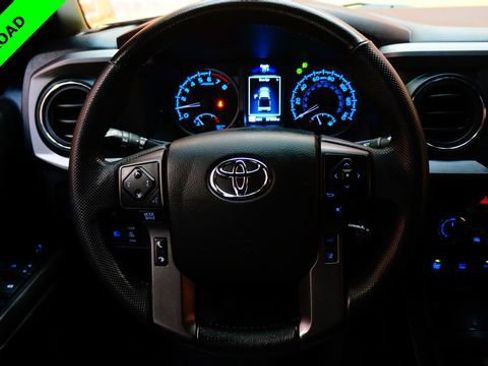 Used 2023 Toyota Tacoma TRD Off-Road w/ Technology Package AWD/4WD image 12