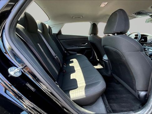 Used 2022 Hyundai Elantra SEL FWD image 24