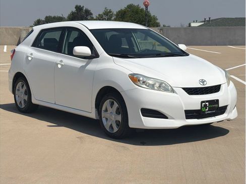 Used 2009 Toyota Matrix FWD image 4