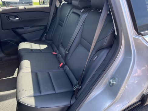 Used 2023 Nissan Rogue SV w/ SV Premium B Package AWD/4WD image 12
