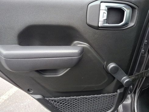 Used 2022 Jeep Gladiator Sport image 19