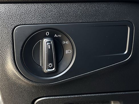 Used 2022 Volkswagen Tiguan SE R-Line image 21