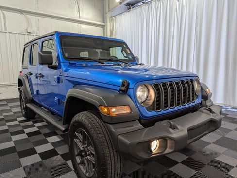 Used 2025 Jeep Wrangler Unlimited Sport image 5