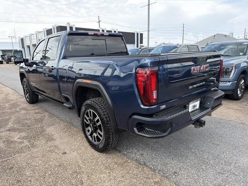 Used 2022 GMC Sierra 2500 AT4 w/ AT4 Premium Plus Package AWD/4WD image 9