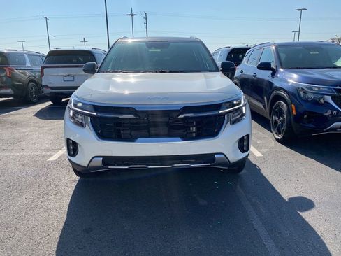 New 2026 Kia Seltos SX image 2