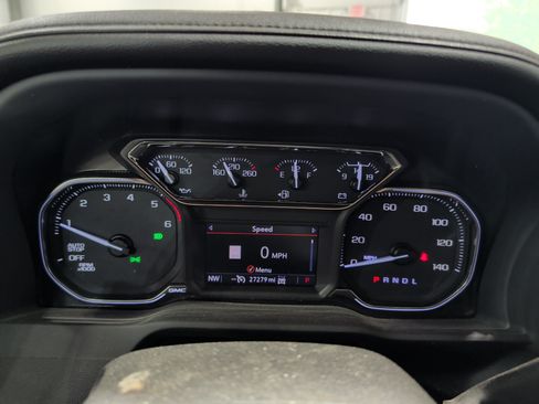 Used 2022 GMC Sierra 1500 SLT w/ SLT Premium Plus Package AWD/4WD image 8
