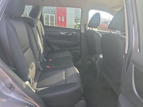 Used 2017 Nissan Rogue SV image 29