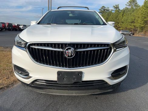 Used 2018 Buick Enclave Essence image 2